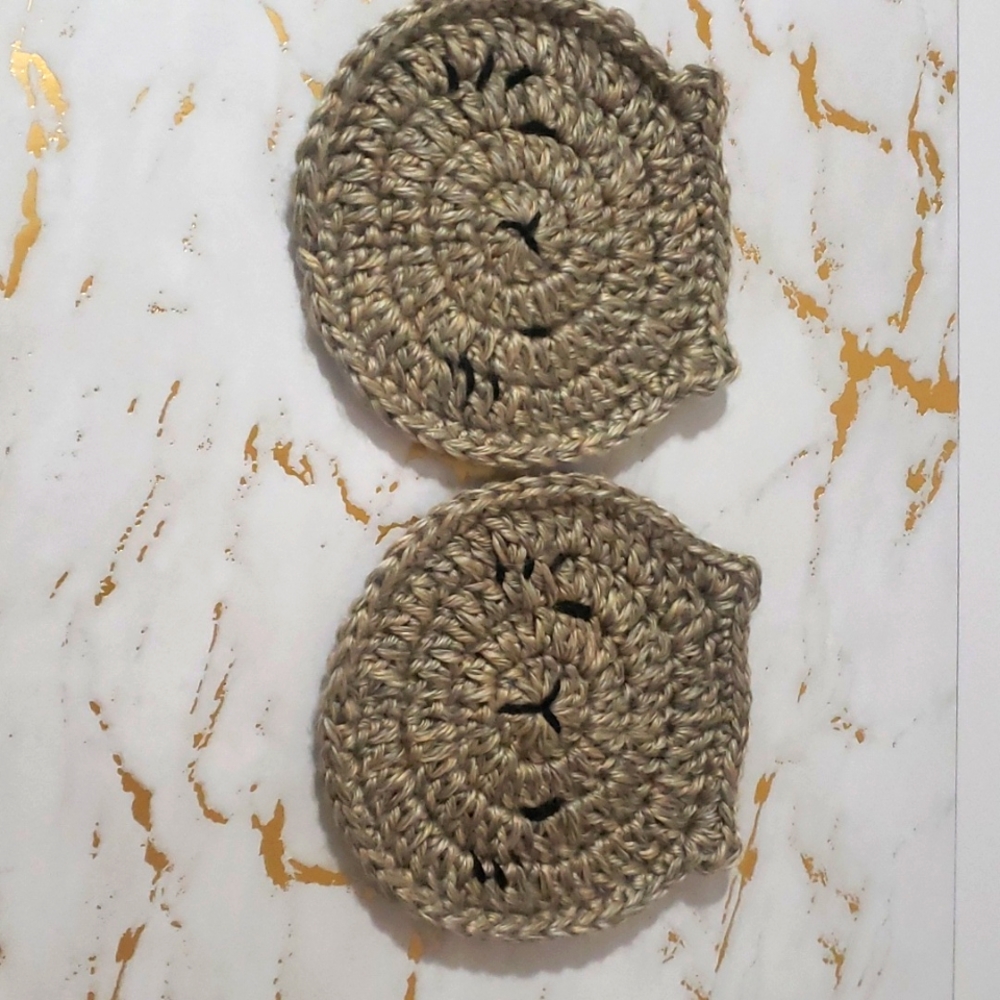 Crochet cat coster